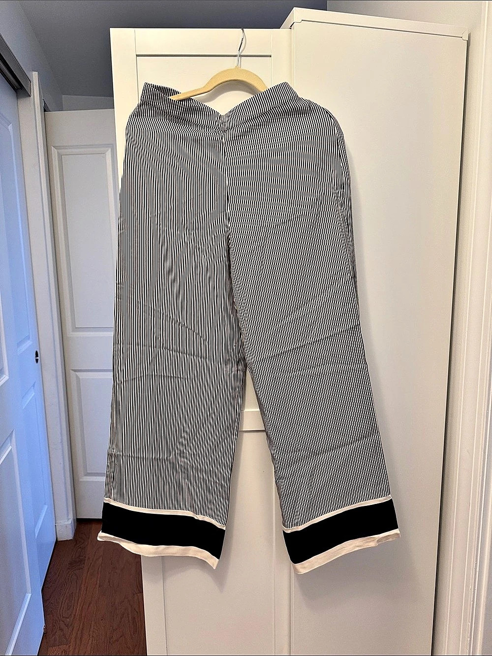 H&M Straight-Leg Pants Striped Black & White Small